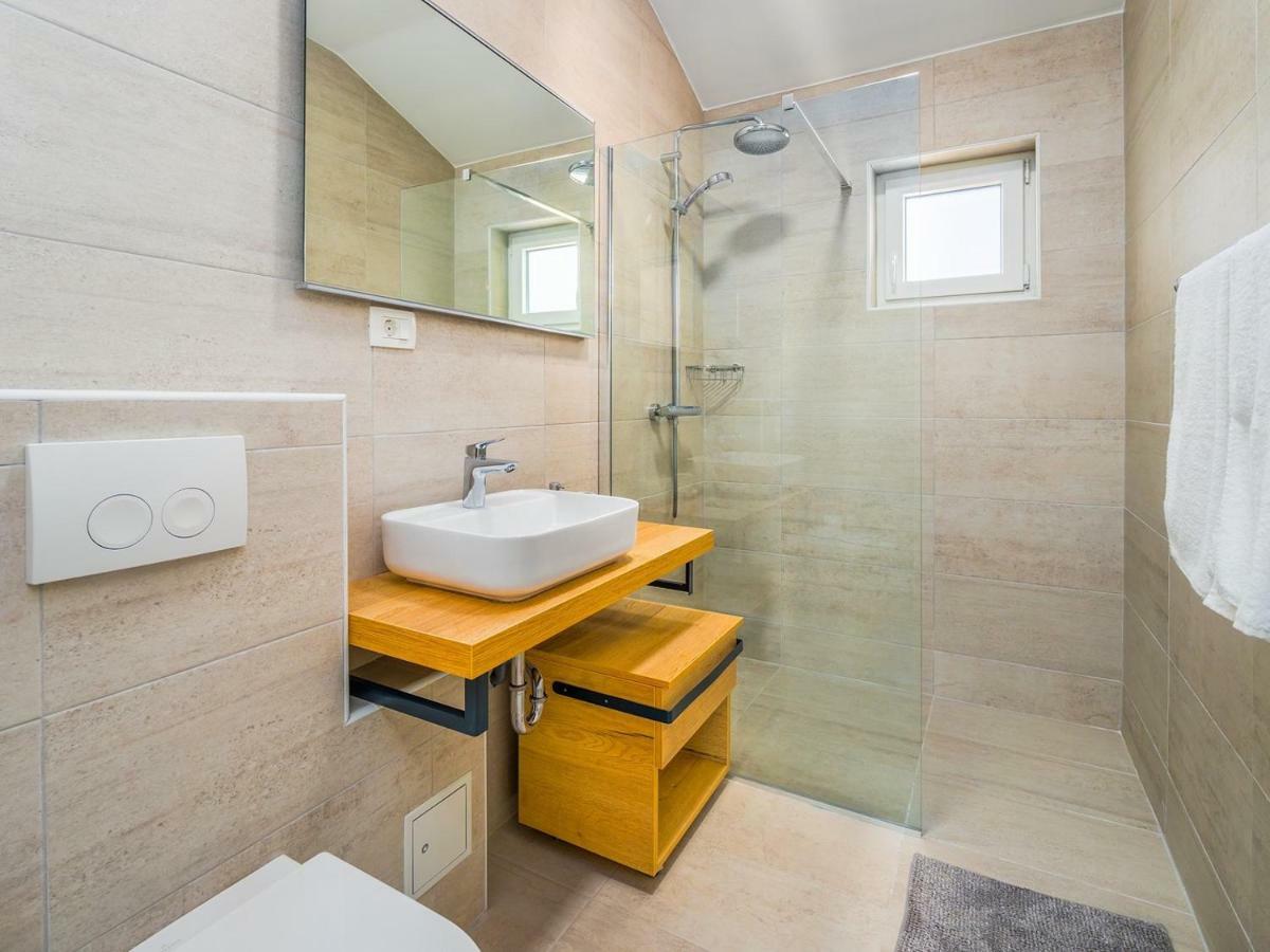 Villa Mondo Adria Njivice Eksteriør billede